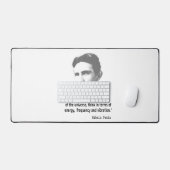 Zitat von Nikola Tesla Schreibtischunterlage (Tastatur & Maus)