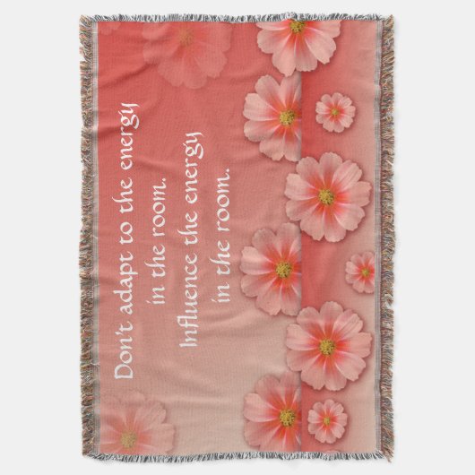 Zitat zu sanften Pfirsich- und rosa Blume Decke (Vorderseite Vertikal)