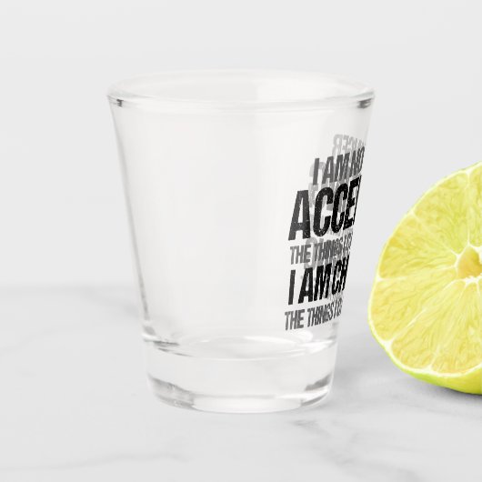 Zitat zum inspirierenden politischen Aktivismus Schnapsglas (Links)