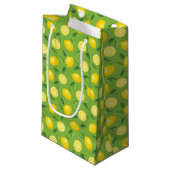 Zitronen-Hintergrund-Muster Kleine Geschenktüte (Vorderseite Schrägansicht)