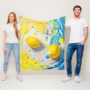 Zitronen in einem Spritzer Fleecedecke