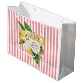 Zitronen und Rose auf rosa Streifen Große Geschenktüte (Vorderseite Schrägansicht)
