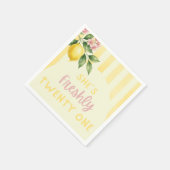 Zitronenfrisch gelb gestreifte Florale 21. Geburts Serviette (Ecke)