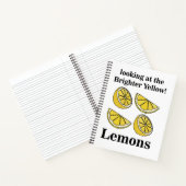 Zitronenfrucht mit Blick auf die hellgelben Zitron Notizblock (Innenseite)