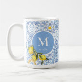 Zitronenfruchtmonogramm, blaue Kachel Kaffeetasse (Links)