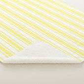 Zitronengelbe und weiße Süßigkeitsstreifen Sherpadecke (3/4)