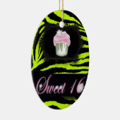 Zitronengrün Zebraprint Rosa Cupcake 16 . Geburtst Keramikornament (Rechts)