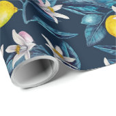 Zitronenzweige mit Blüten und blauen Früchten Geschenkpapier (Rolleneckpunkt)