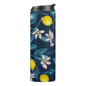 Zitronenzweige mit Blüten und blauen Früchten Thermosbecher (Nach links gedreht)