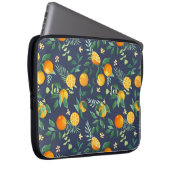 Zitrusfrüchte: Orangen mit tropischem Flair Laptopschutzhülle (Vorne Rechts)