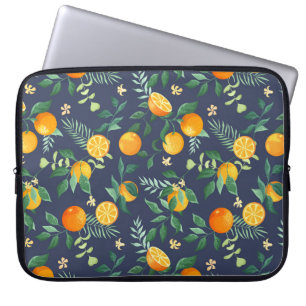 Zitrusfusion: Orangen mit tropischem Flair Laptopschutzhülle