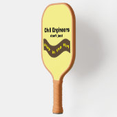 Zivile Ingenieure spielen Pickleball Schläger (Links)