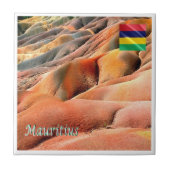 zMU027 MAURITIUS, Chamarel, farbige Erden, Fliese (Vorderseite)