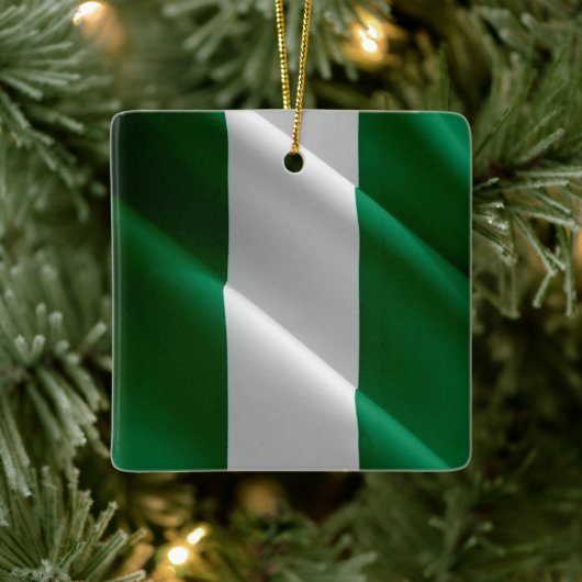 zNG002 NIGERIA, Waving Flag, Keramikornament (Baum)