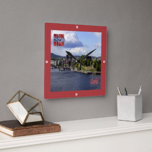 zNO004 OSLO, Norwegen, Europa, Quadratische Wanduhr