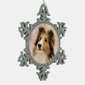 Zobel Sheltie stellen gegenüber Schneeflocken Zinn-Ornament (Links)