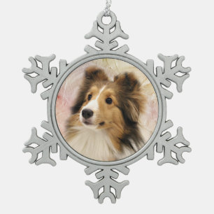 Zobel Sheltie stellen gegenüber Schneeflocken Zinn-Ornament
