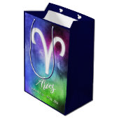 Zodiac: Aries Dates Mittlere Geschenktüte (Rückseite Schrägansicht)