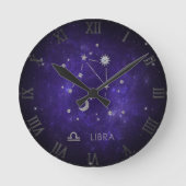 Zodiac Lila Libra | Kosmisches Astrologie Horoskop Runde Wanduhr (Vorderseite)
