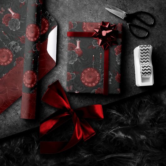 Zodiac Magic Crimson | Henna Red Gothic Skull Rose Geschenkpapier