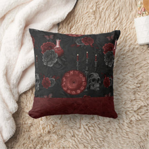 Zodiac Magic Crimson Henna Red Gothic Skull Rose Kissen