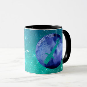 Zodiac Sign Sagittarier auf Aquamarinem Sternenhim Tasse