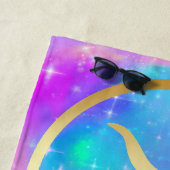 Zodiac Sign Taurus Gold auf farbenprächtigem Hinte Strandtuch (Beispiel)