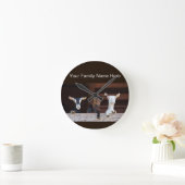 Zollziegen auf einem Holzzaun Runde Wanduhr (Zuhause)