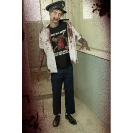Zombie an einem HaushaltsHalloween T-Shirt
