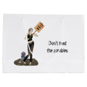 Zombie Button Up Girl Protest II Geschenktasche Große Geschenktüte (Rückseite)
