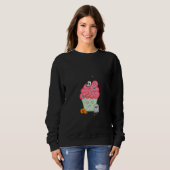 Zombie-Cupcake für Halloween Sweatshirt (Vorne ganz)