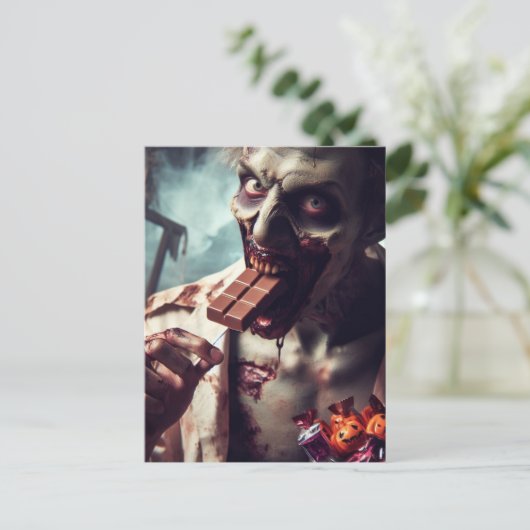 Zombie Eating Halloween Chocolate Postkarte (Stehend Vorderseite)
