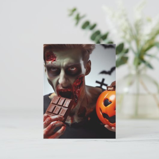 Zombie Eating Halloween Chocolate Postkarte (Stehend Vorderseite)