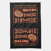 Zombie Food so frisch noch schreiend Halloween Handtuch (Vertikal)