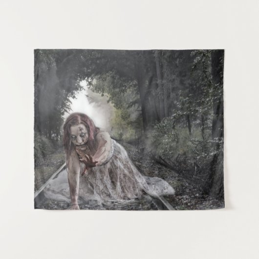 Zombie Girl im Wald Wandteppich (Vorderseite (Horizontal))