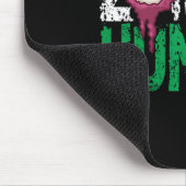 Zombie Hunter Halloween-Shirt Niedlich mit einem A Mousepad (Ecke)