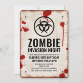 Zombie-Invasion mit Blutflecken und rostigem Zeich Einladung (Vorderseite)