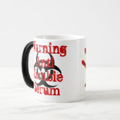 Zombie-Serum-verwandelnde Tasse (Vorderseite Links)