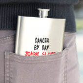 Zombie Slayer Dancer Flachmann (Beispiel)