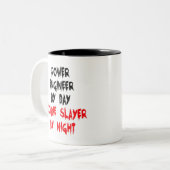 Zombie Slayer Power Engineer Zweifarbige Tasse (Vorderseite Links)