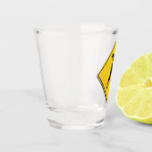 Zombie Warning Halloween Schnapsglas (Links)