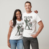 Zombies brauchen auch Hugs T-Shirt (Unisex)