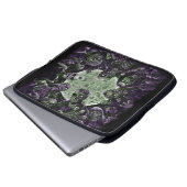 Zombies greifen an (Zombie-Horde) Laptopschutzhülle (Vorne Knopf)