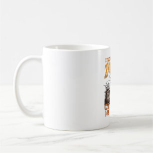 Zombies jagen uns Halloween-Friedhof-Halbmond Kaffeetasse