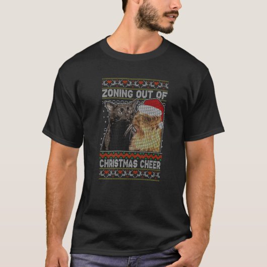 Zoning Out of Christmas Cheer Cat Staring Christma T-Shirt (Vorderseite)