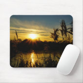 Zonsondergang bij een meertje met rietpluimen. mousepad (Mit Mouse)