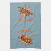Zoomie Dog Flying Hot Dog Cartoon - Fun Retro Geschirrtuch (Vertikal)