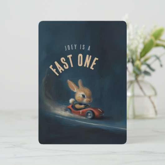 Zooming Bunny - Einladung zum ersten Geburtstag (Stehend Vorderseite)