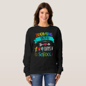 Zooming Into 100 Days Of School Teacher Kids Sweatshirt (Vorne ganz)
