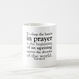 Zu die Hände im Gebet umklammern Kaffeetasse